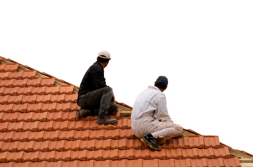 How A Roofing Contractors In Frankfort, IL Helps Homeowners With An Emergency