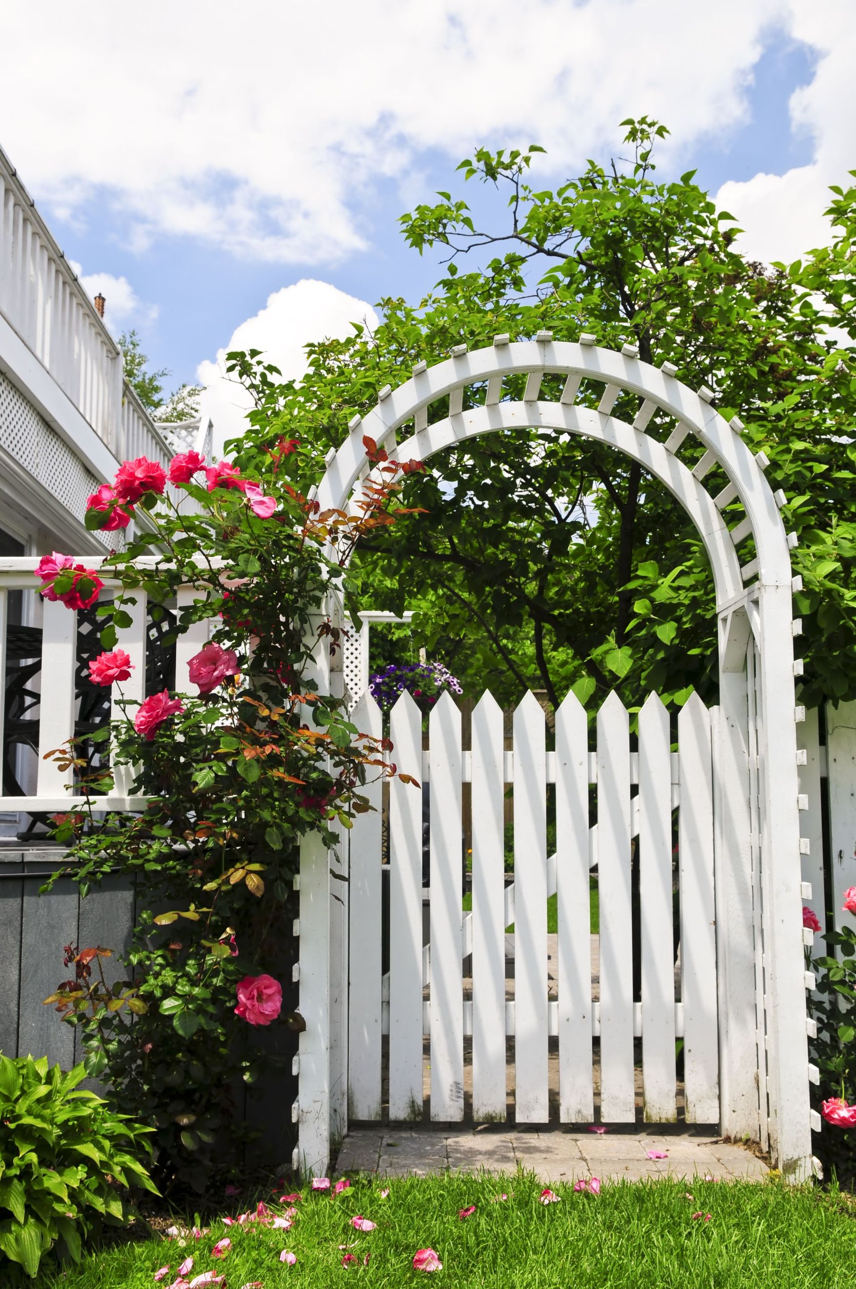 Tips on Selecting Fences for a Home