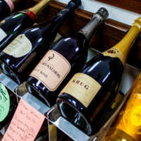 Choosing the Right Wine to Serve With Dinner: How an Expert at a Local Wine Store Can Help