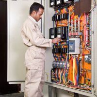 Electrical Contractors in Thompson MB: Types of Electrical Insulators